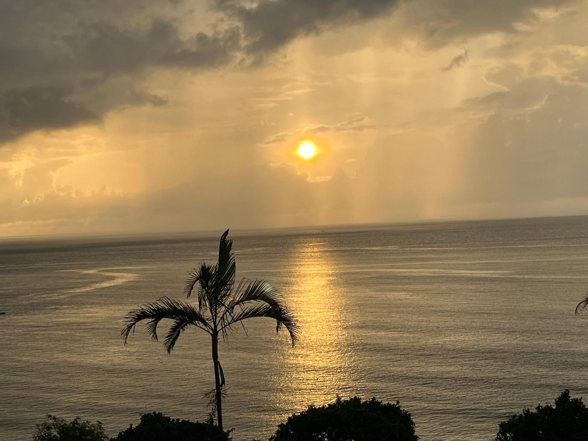 丁一的家日出海景別墅Sun Motel Chenggong Bagian luar foto